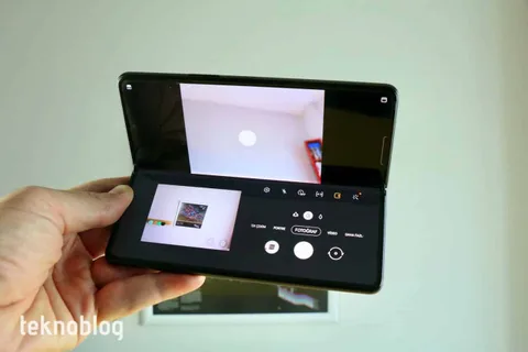 Katlanabilir telefon pazarı için iddialı büyüme tahmini