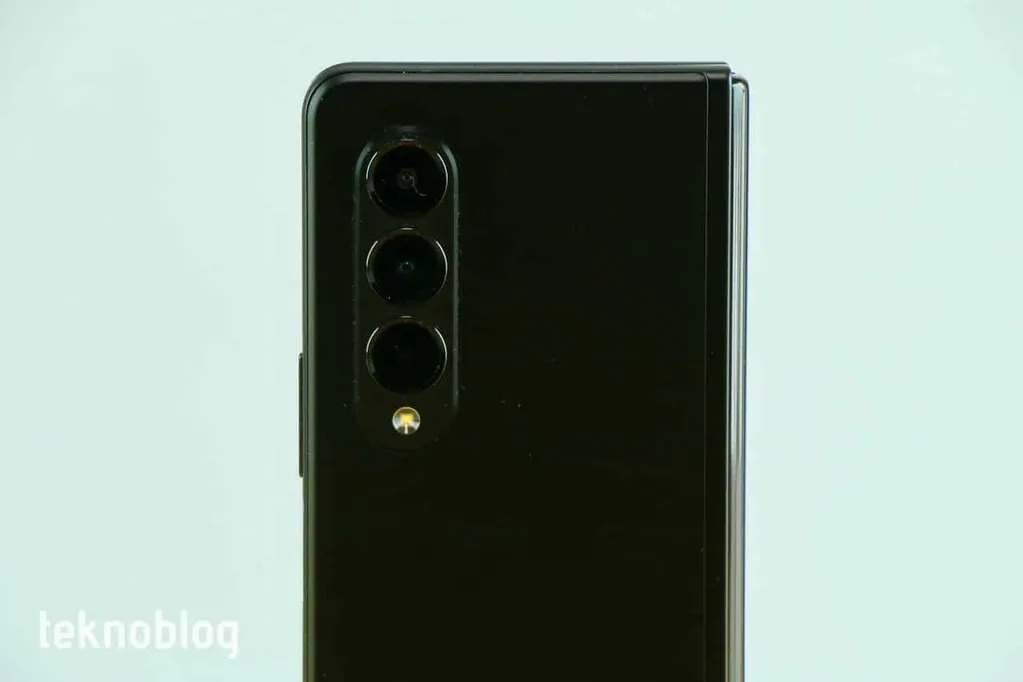 Galaxy Z Fold 4 kamera özellikleriyle ilgili dikkat çekici bilgiler var