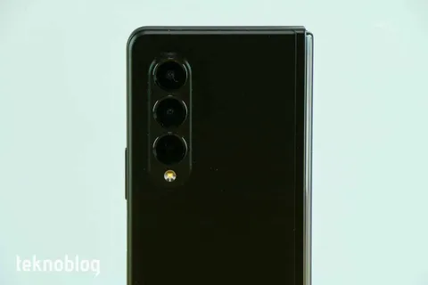 Galaxy Z Fold 4 kamera özellikleriyle ilgili dikkat çekici bilgiler var