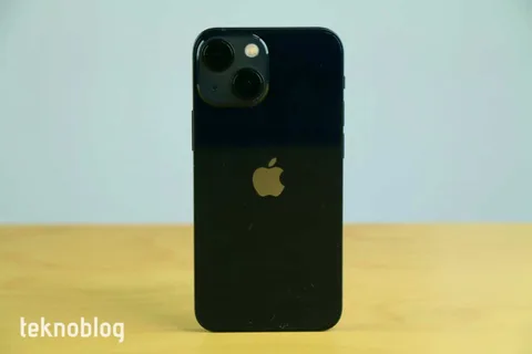 Apple iPhone mini modelleriyle vedalaştı