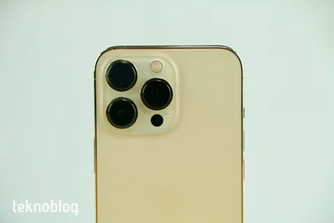 Apple Store fiyat artışlarıyla birlikte yeniden açıldı