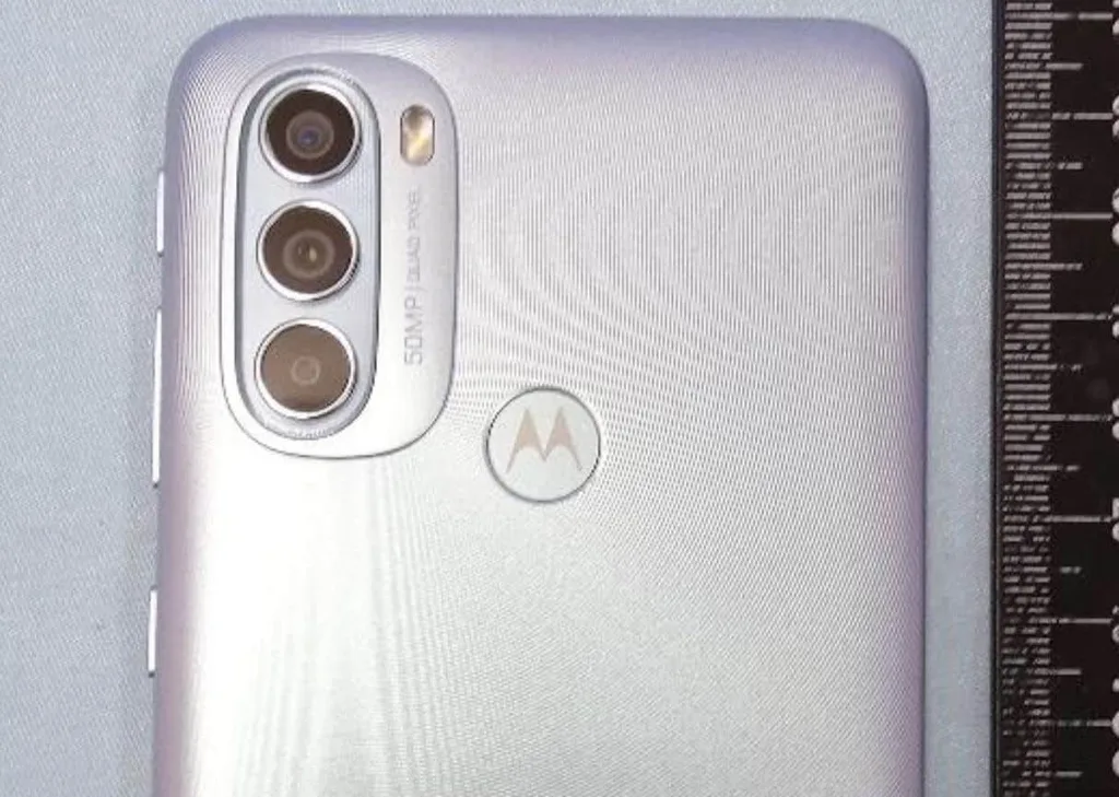 Motorola Moto G31 50 MP kamera ve 5000 mAh pille gelecek