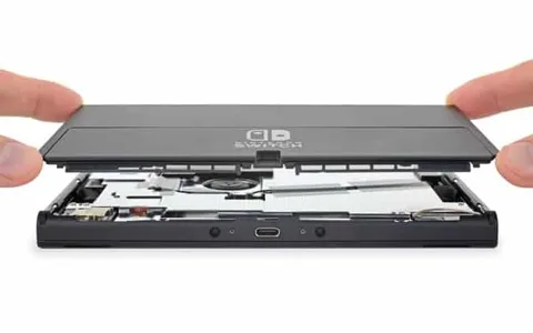 OLED Nintendo Switch parçalarına ayrıldı, orijinal modelle farkları ortaya çıktı