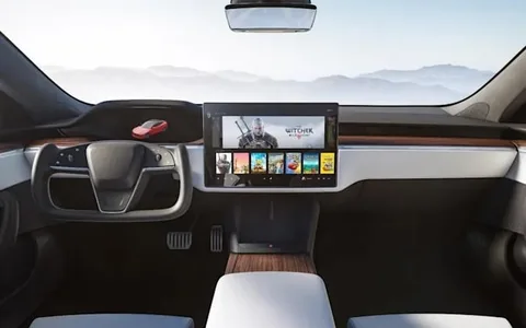 Tesla FSD 10.3 beta sürümünü sorunlar nedeniyle geri çekti