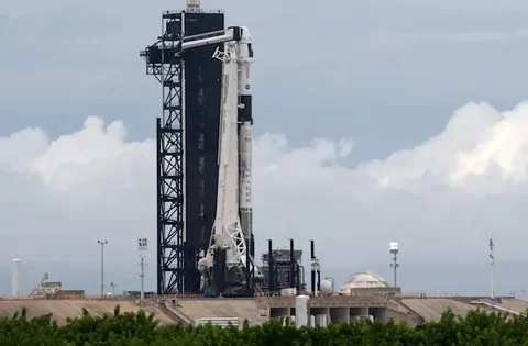 NASA SpaceX Crew-3 görevinin başlangıcını erteledi
