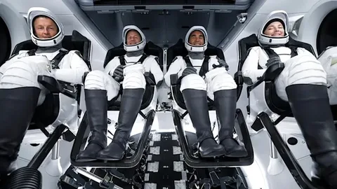 SpaceX Crew-3 görevi için bir erteleme daha
