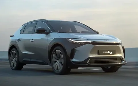 Toyota bZ4x tam şarjla 450 kilometre yol gidebilecek
