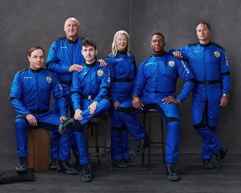 Blue Origin New Shepard ile başarılı bir uzay yolculuğunu daha tamamladı