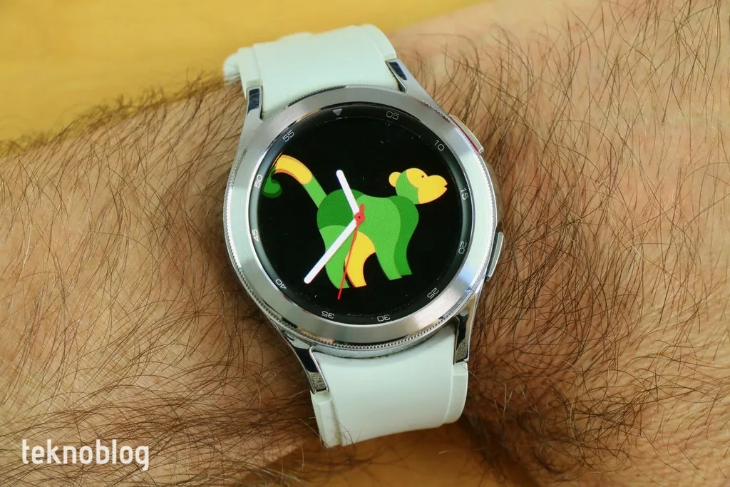 Samsung Galaxy Watch 4 serisi içi yeni güncelleme dağıtımda