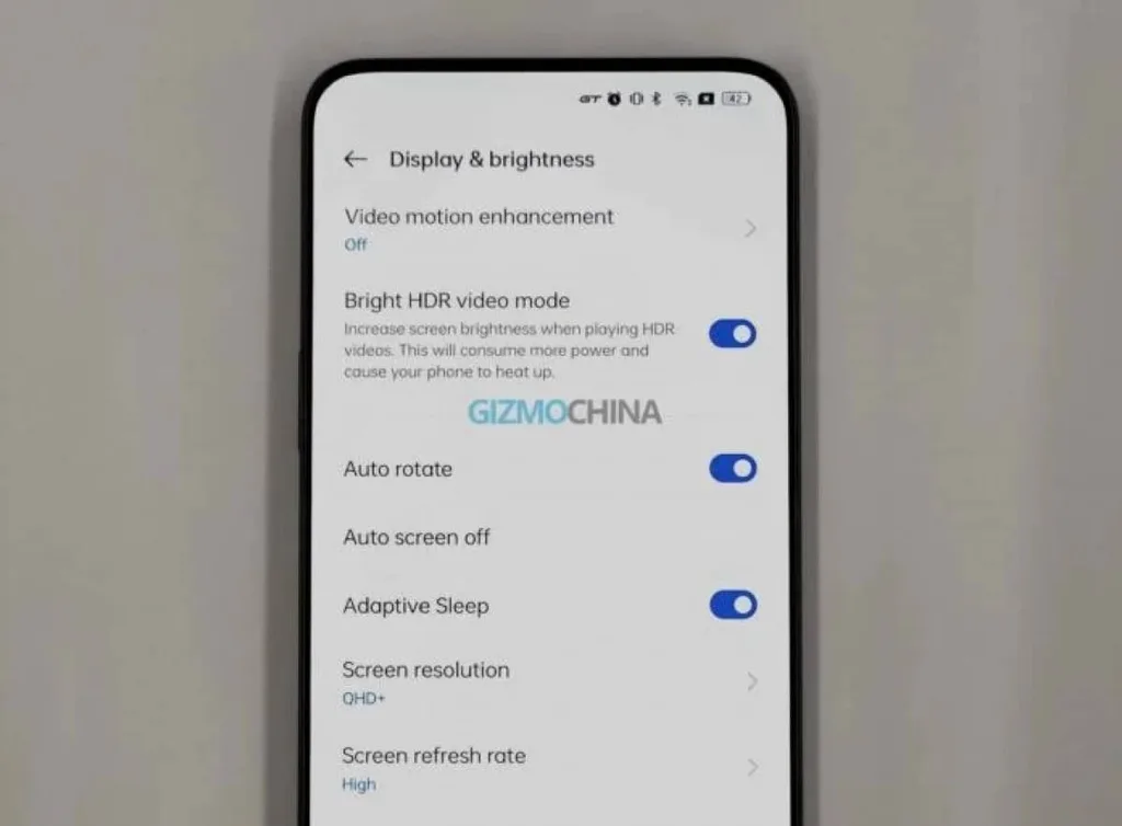 Realme GT 2 Pro sızıntısı ekran altı ön kamerayı gösteriyor