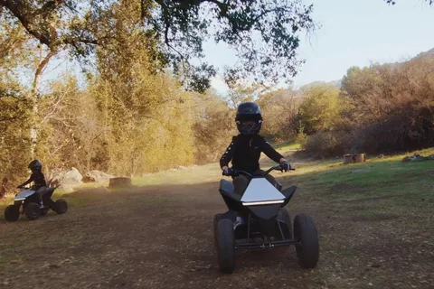 Tesla elektrikli ATV Cyberquad’ın çocuk versiyonunu duyurdu