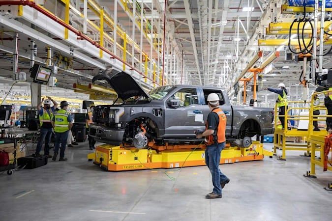 Ford F-150 Lightning üretiminde kapasiteyi ikiye katlayacak