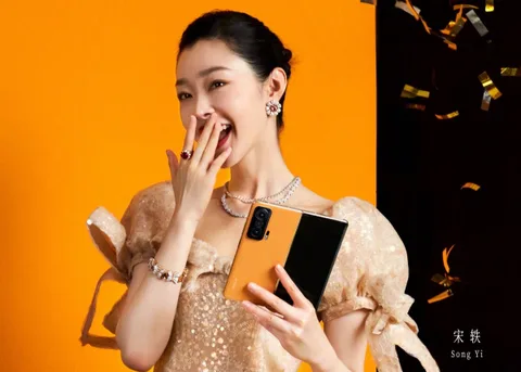 Honor Magic V resmi tanıtım fotoğrafında görüldü