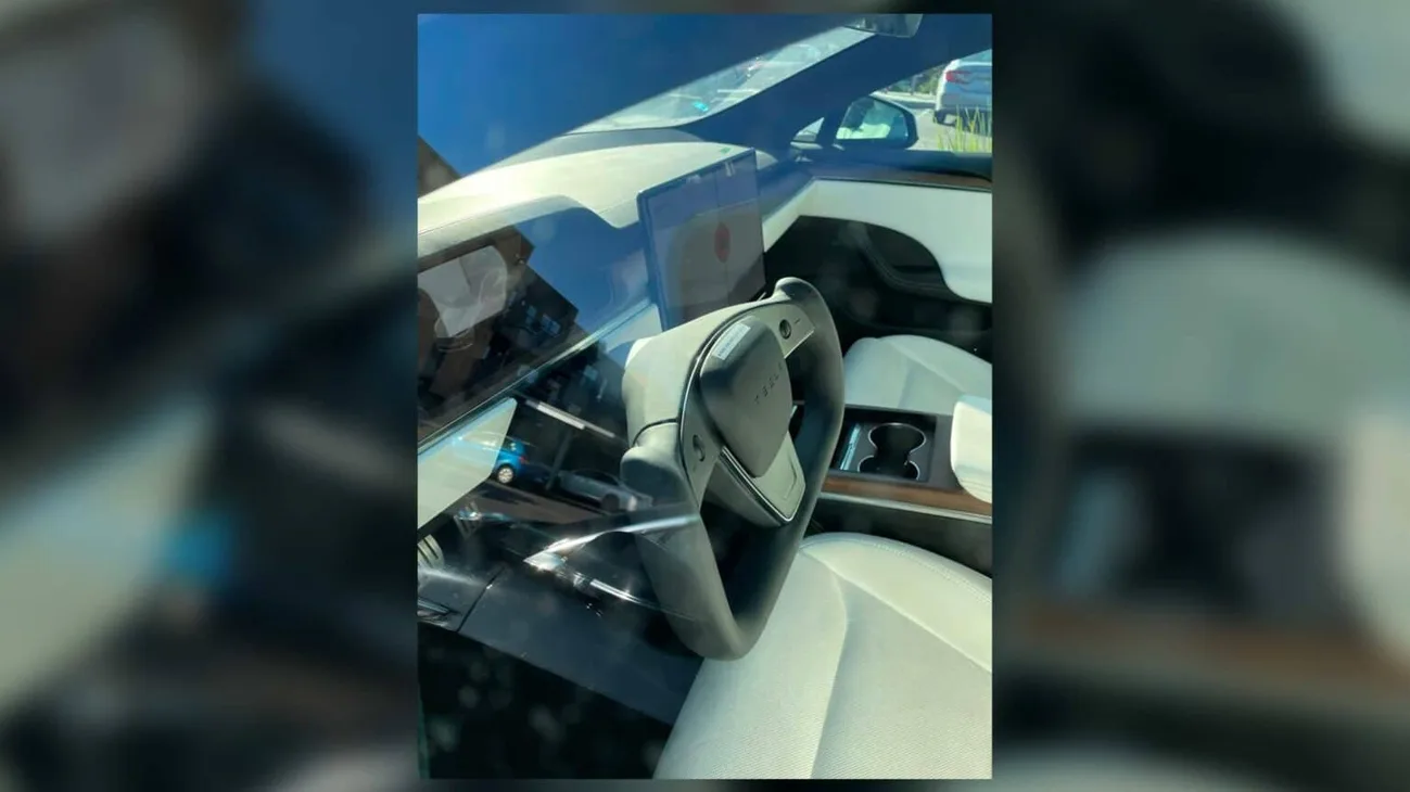 Tesla tepkilerin ardından klasik korna tasarımına geri dönmeye hazırlanıyor