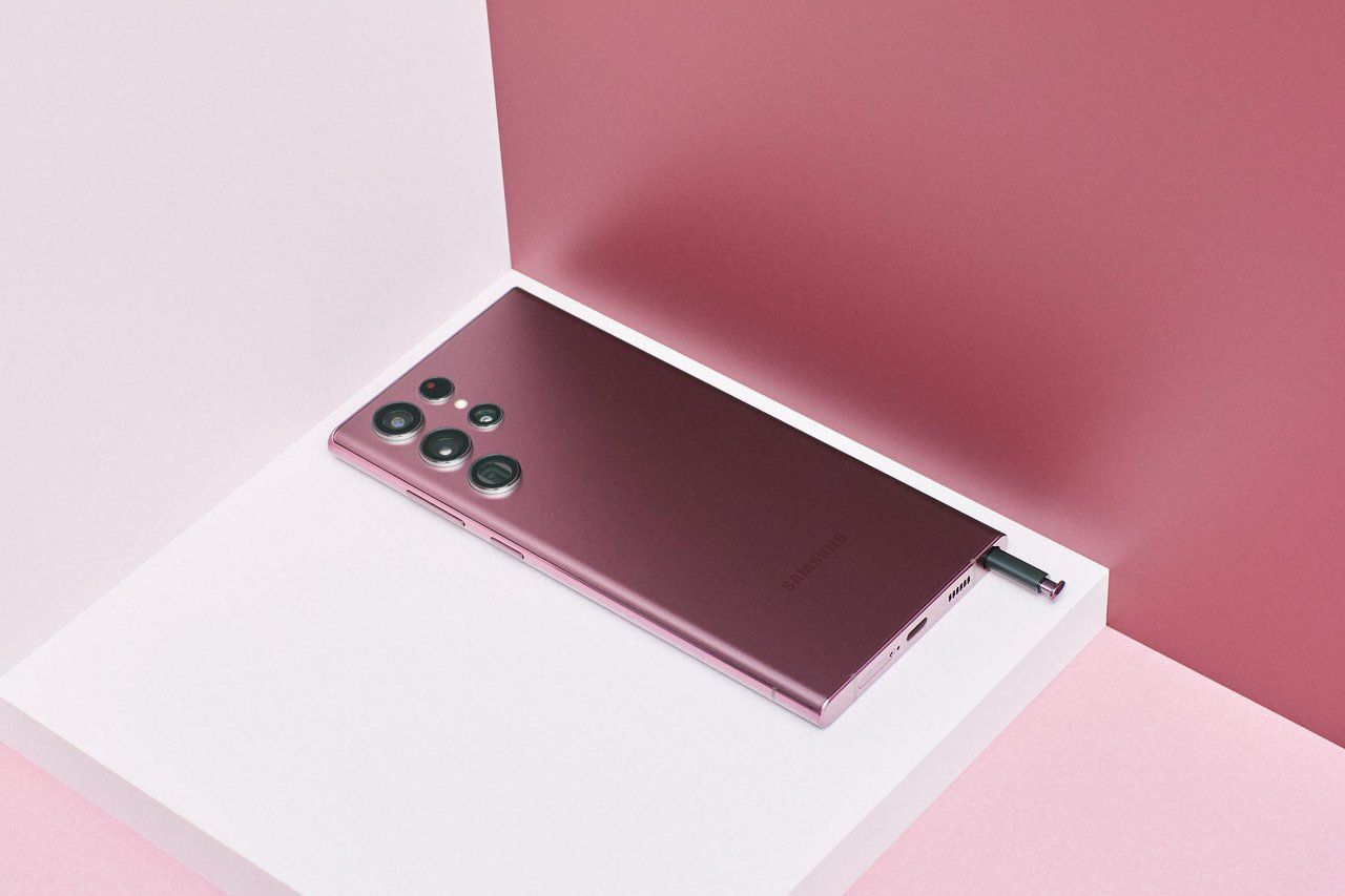 İşte yepyeni Galaxy S22 serisinin üç yeni üyesi: Galaxy S22, S22 Plus ve S22 Ultra