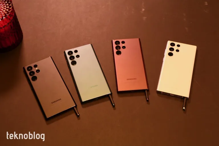 Samsung Galaxy S22 serisine olan ilgiyle kârını keskin şekilde artırdı