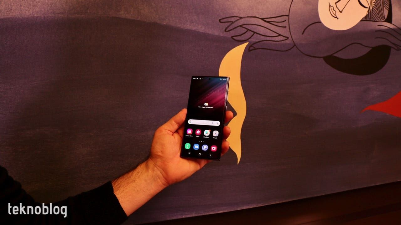 İşte yepyeni Galaxy S22 serisinin üç yeni üyesi: Galaxy S22, S22 Plus ve S22 Ultra