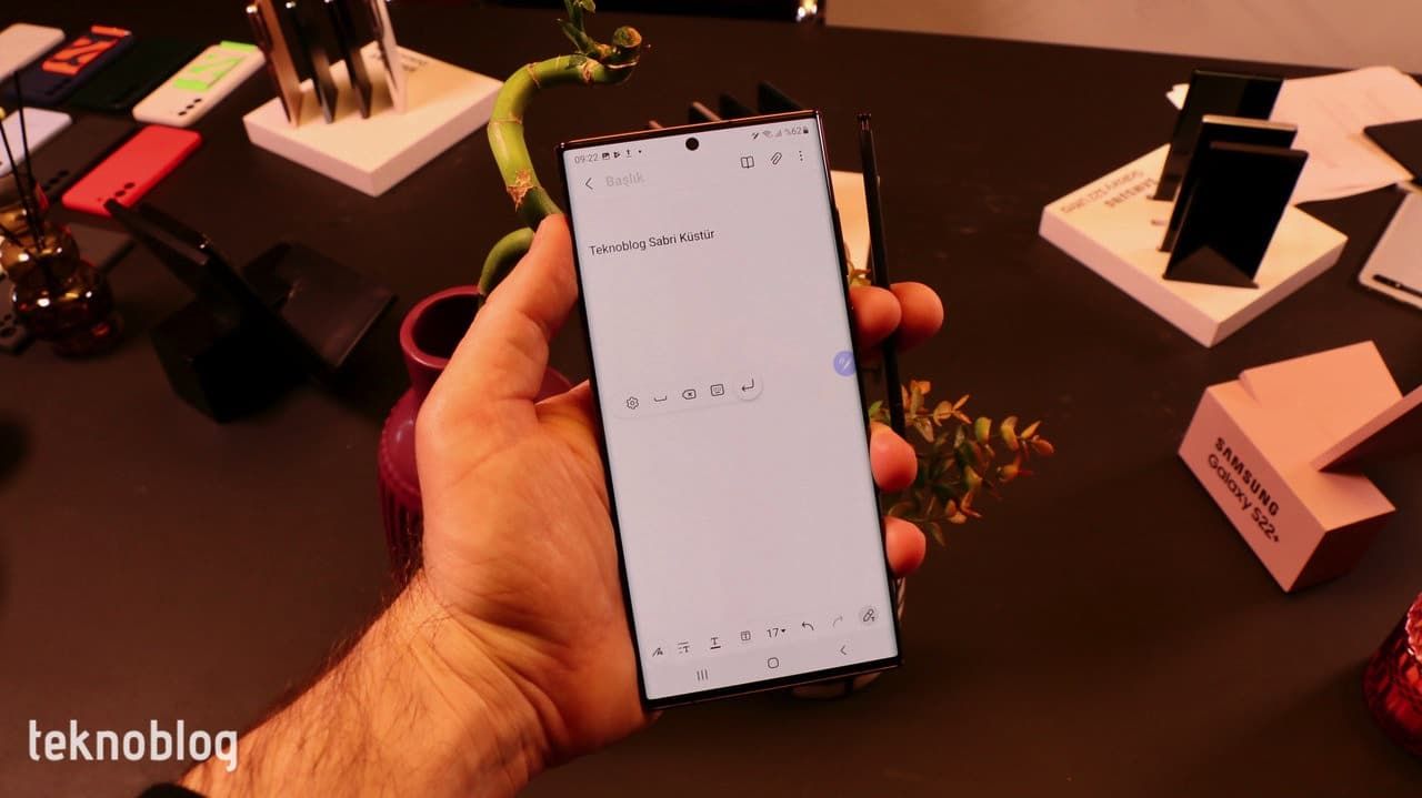 İşte yepyeni Galaxy S22 serisinin üç yeni üyesi: Galaxy S22, S22 Plus ve S22 Ultra