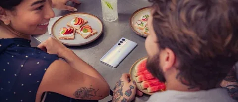 Motorola Edge 30 Pro Snapdragon 8 Gen 1 ve 68W hızlı şarj desteğiyle geliyor