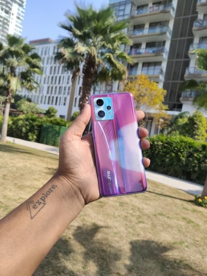 Realme 9 Pro Plus canlı fotoğraflarda görüldü