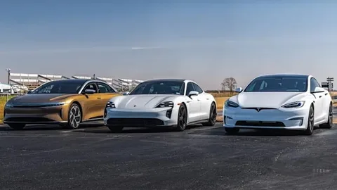 Tesla, Lucid ve Porsche elektrikli otomobilleri drag yarışında karşı karşıya – Video