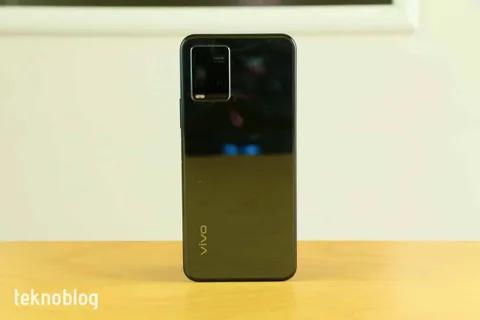 Fiyat-performans odaklı Vivo Y33s Türkiye’de satışta