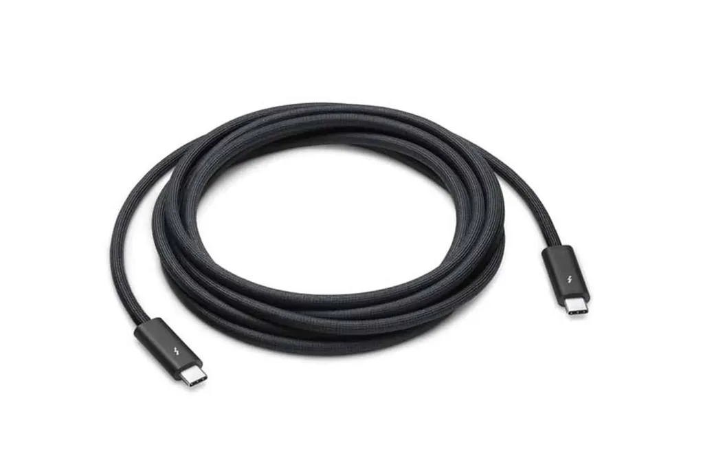 Apple’dan 3 metrelik ve yaklaşık 2700 TL fiyatlı Thunderbolt 4 Pro kablosu