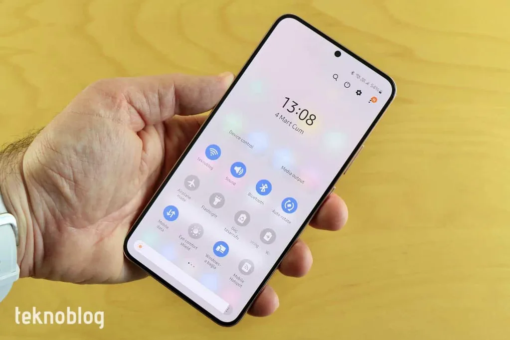 Samsung Galaxy S22 serisi için yeni güvenlik yaması dağıtımda