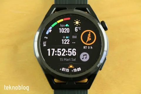 Huawei Watch GT Runner şirketin Türkiye online mağazasında satışta
