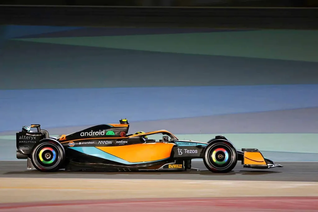 Android ve Chrome logoları 2022 McLaren F1 yarış otomobilini süsleyecek