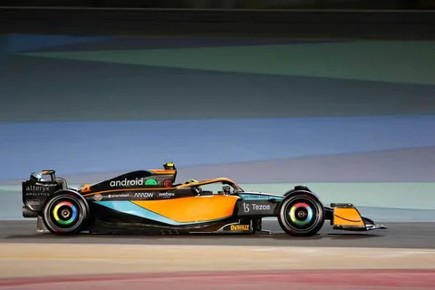 Android ve Chrome logoları 2022 McLaren F1 yarış otomobilini süsleyecek