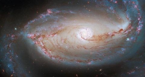hubble ngc 1097