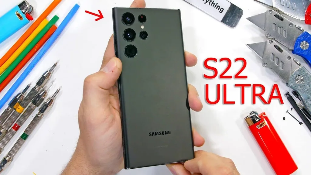 Samsung Galaxy S22 Ultra dayanıklılık testinden geçti