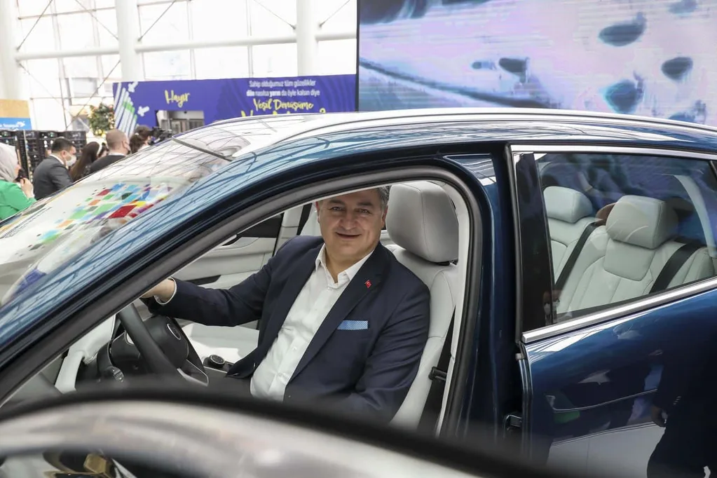 Togg C-SUV prototipiyle Eko İklim Zirvesi’nde büyük ilgi gördü