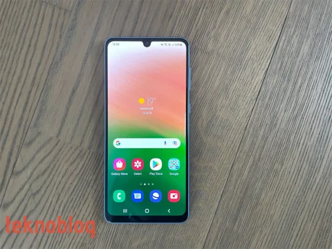 Samsung Galaxy A33 5G için Android 13 ve One UI 5 güncellemesi dağıtımda