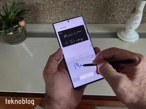 Galaxy S22 serisinin One UI 6.1 güncellemesi hata nedeniyle durduruldu