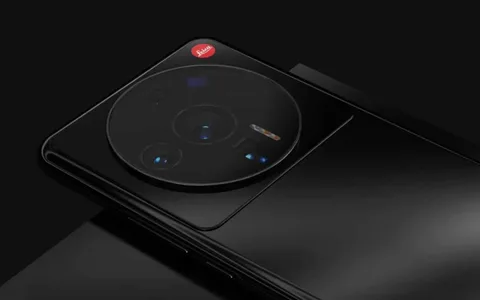 Xiaomi 12 Ultra cam, suni deri ve seramik versiyonlarıyla gelecek