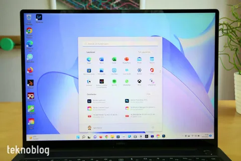 Microsoft Windows 11 görev çubuğunda yeni görsel tasarımları deniyor