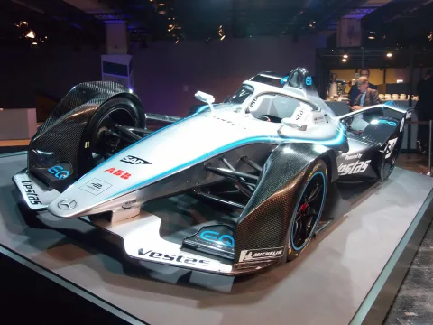 McLaren 2023 yılında Formula E serisine gireceğini duyurdu