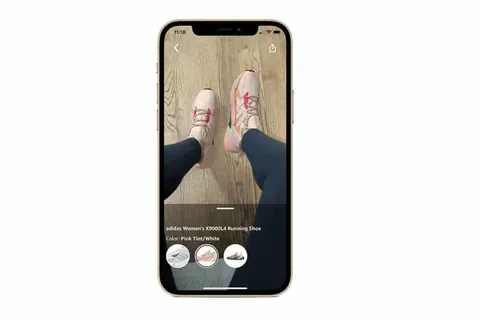 Amazon iPhone sahiplerine sanal gerçeklik desteğiyle ayakkabı deneme imkanı sunuyor