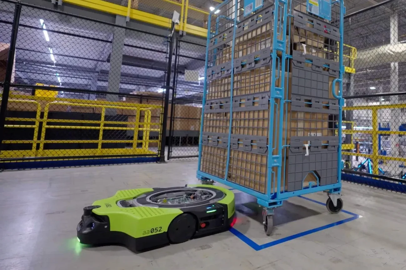 Amazon depolarında kullanmaya başladığı ilk tam otonom mobil robotunu tanıttı