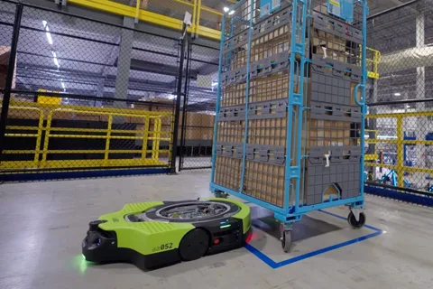 Amazon depolarında kullanmaya başladığı ilk tam otonom mobil robotunu tanıttı
