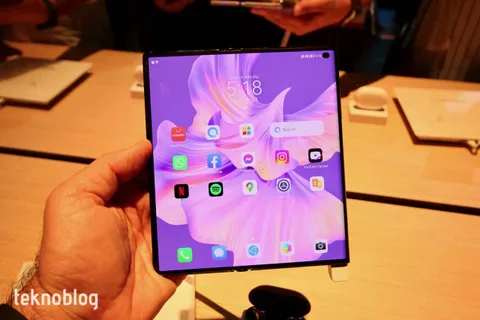 Huawei’nin yeni katlanabilir telefonu Mate Xs 2 Türkiye’de ön satışta