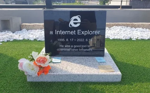 Güney Koreli yazılımcı Internet Explorer için mezar taşı yaptırdı