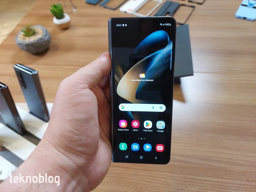 Galaxy Z Fold 5’in dış ekranı için yeni ipucu
