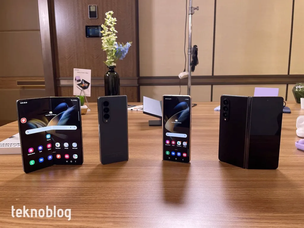 Samsung’un yeni katlanabilir telefonları Snapdragon 8 Gen 2 işlemciyle gelecek