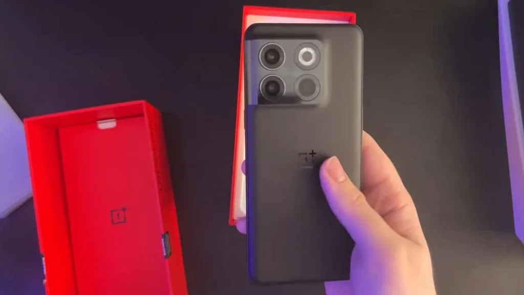 OnePlus 10T kutu açma videosunda görüldü