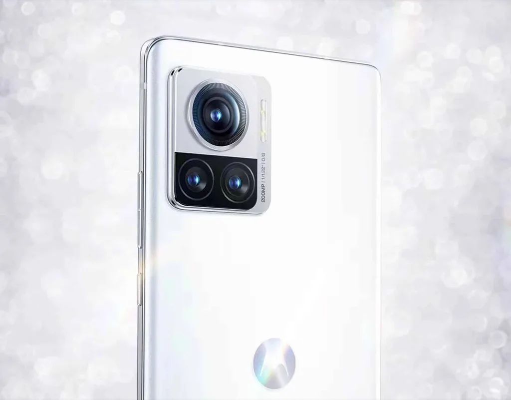 Motorola Edge 30 Ultra resmi videoda görüldü