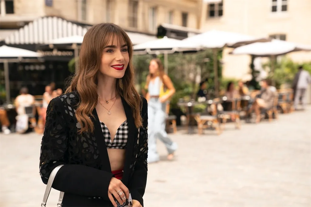 Emily in Paris’in yeni sezonundan ilk görüntüler geldi
