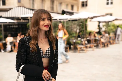Emily in Paris’in yeni sezonundan ilk görüntüler geldi
